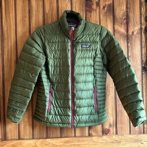 Patagonia Green Puffer Jacket with Red Accents